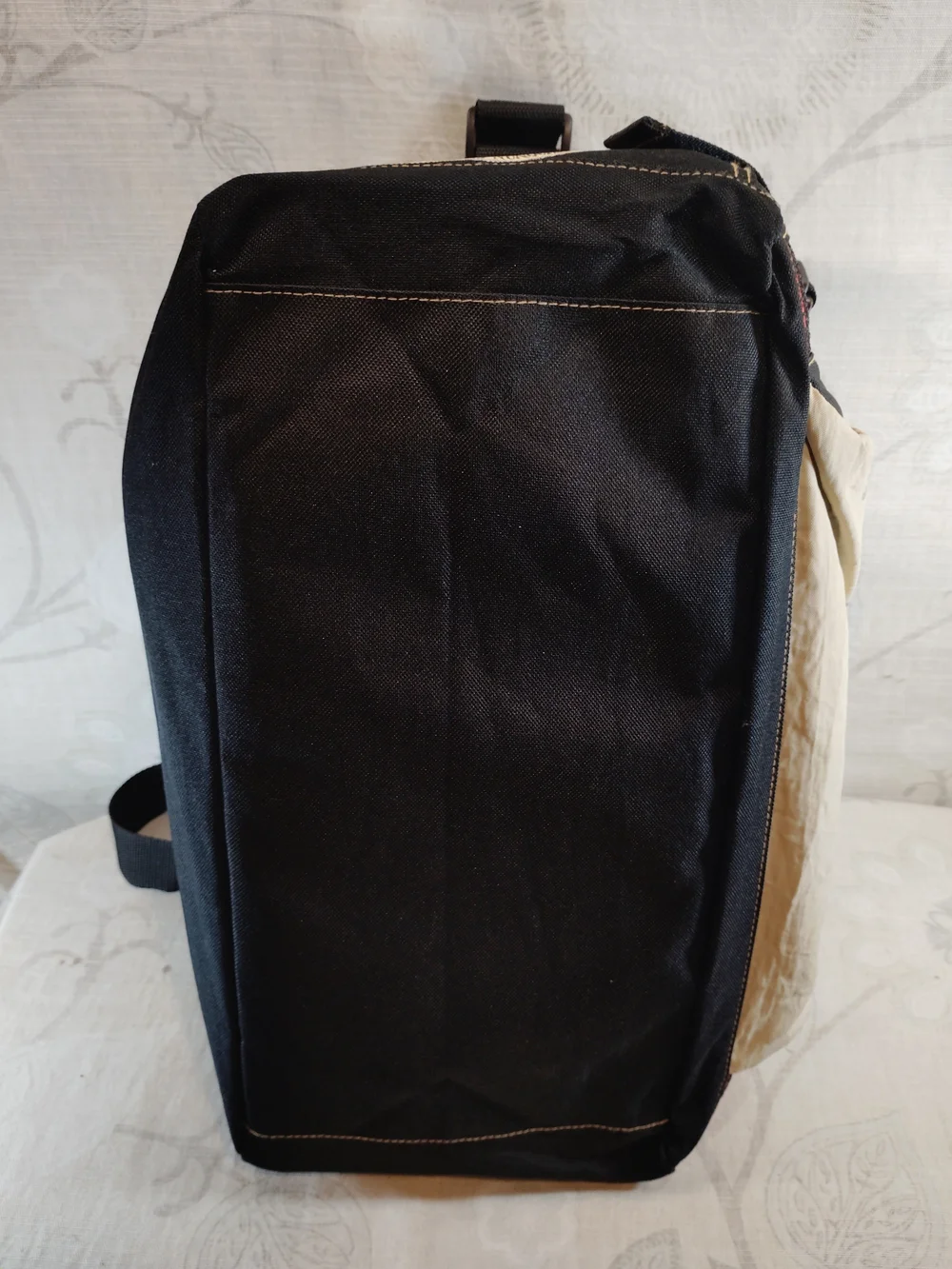 Harry Potter Quidditch Duffle Bag in Red and Cream